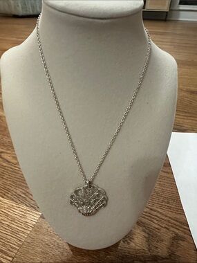Silver Shell Pendant Necklace 3 bracelets bag 73